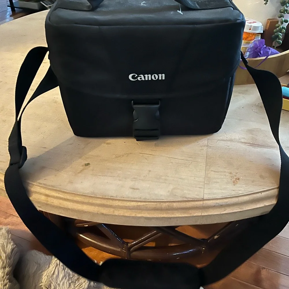 Never used canon eos rebel t7